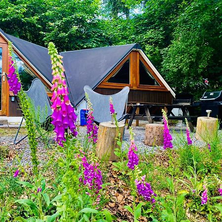 Chalet Tropical Avec Bain A Bulles - In The Woods Gesves Exterior photo